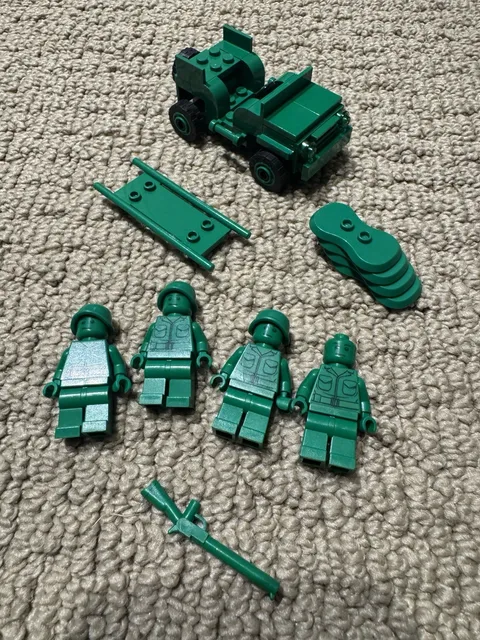 LEGO Disney Toy Story Army Men with Jeep and Accessories (7595)