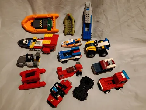 Vintage 5 lbs of Incomplete Lego Vehicles/Structures And Misc Pieces