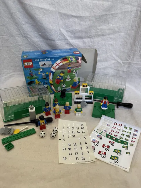 LEGO #3416 WOMENS SOCCER TEAM USA SHOOT OUT Complete W Box--Stickers Used