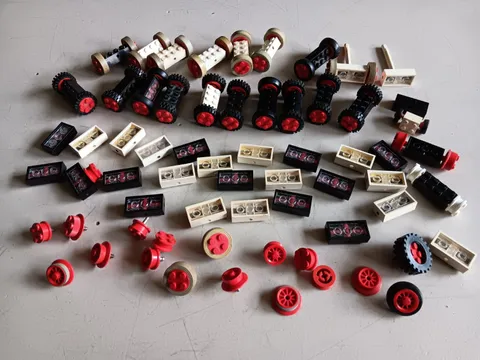 LEGO BULK LOT OF VINTAGE VEHICLE WHEELS FREESTYLE HOLDERS 2X6 METAL AXLE MORE