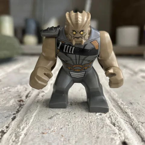 LEGO Super hero cull obsidian (From set 76108)