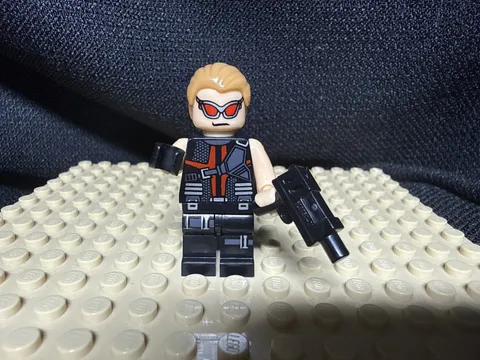 LEGO Hawkeye Minifigure Marvel Super Heroes Black Red Vest Black Pants