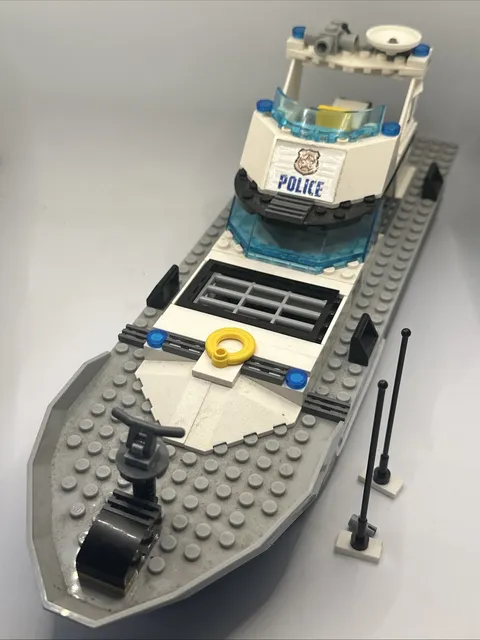 pre-owned LEGO CITY POLICE SET #60129 POLICE PATROL BOAT Only incomplete