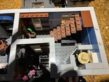 LEGO Creator Expert: Detective’s Office (10246) — 98%