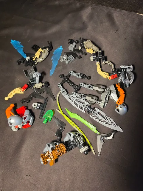 8OZ LEGO BIONICLE Mixed Parts Lot Weapons Blades Limbs Pieces Multicolor Varied