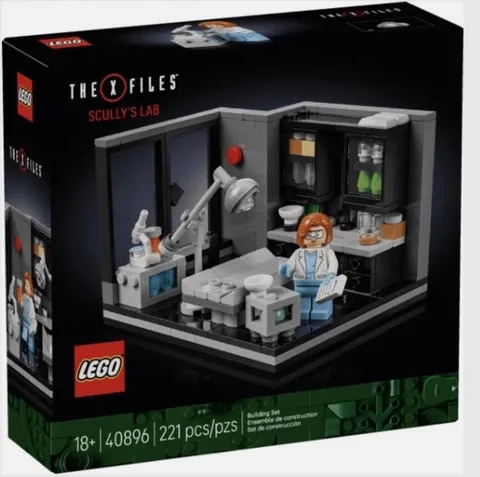 LEGO The X-Files Scully's Lab 40896 Building Set 221 Pieces 18+ Box