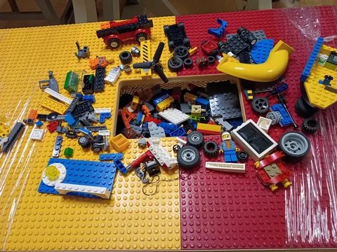 Vintage Wood LEGO Activity TABLE w/ FULL Storage Bag of 4 LB of Legos , NICE 