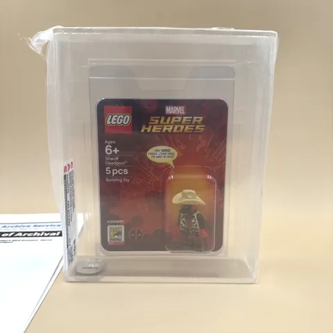 LEGO Marvel: Sheriff Deadpool Minifigure 2018 SDCC San Diego Comic Con CAS 90+