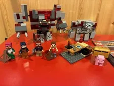 LEGO MINECRAFT Dungeons 21163 The Redstone Battle Retired Near Complete Set