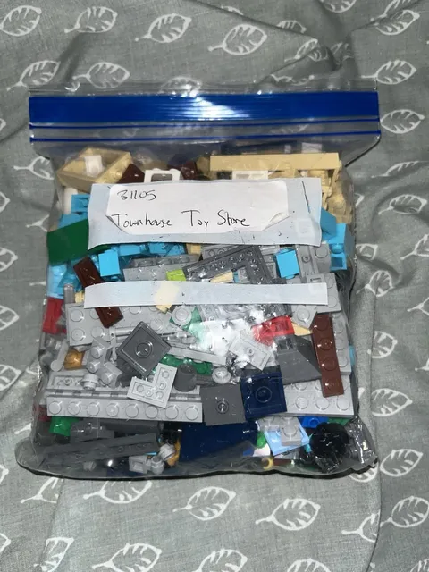 LEGO Creator 3-in-1 Townhouse Toy Store 31105 99% Complete No Instructions