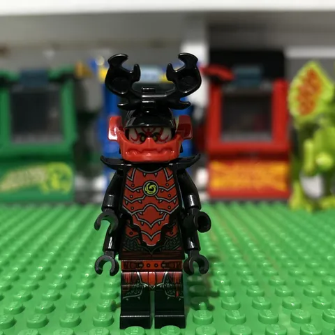 Lego Ninjago General Kozu figurine black armor - legacy (genuine)