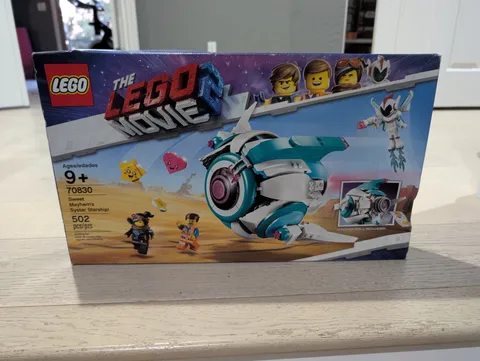Lego 70830-The LEGO Movie 2: Sweet Mayhem's Systar Starship! New/Sealed/Retired