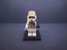 Lego Star Wars - Hoth Rebel Trooper Dark Tan Uniform and Helmet, White Legs