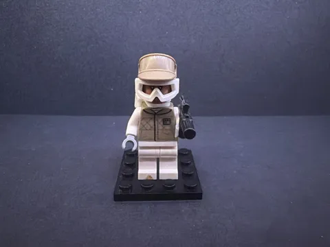 Lego Star Wars - Hoth Rebel Trooper Dark Tan Uniform and Helmet, White Legs