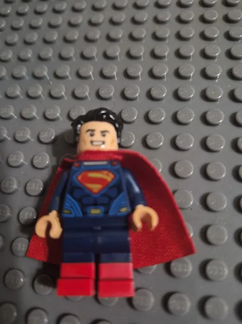 LEGO Minifigure - Superman (sh0220) Super Heroes Dawn of Justice 76046 Red Boots