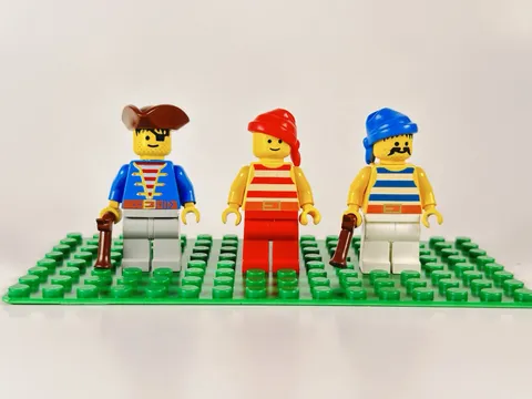Vintage LEGO Pirate Minifigures Lot #4