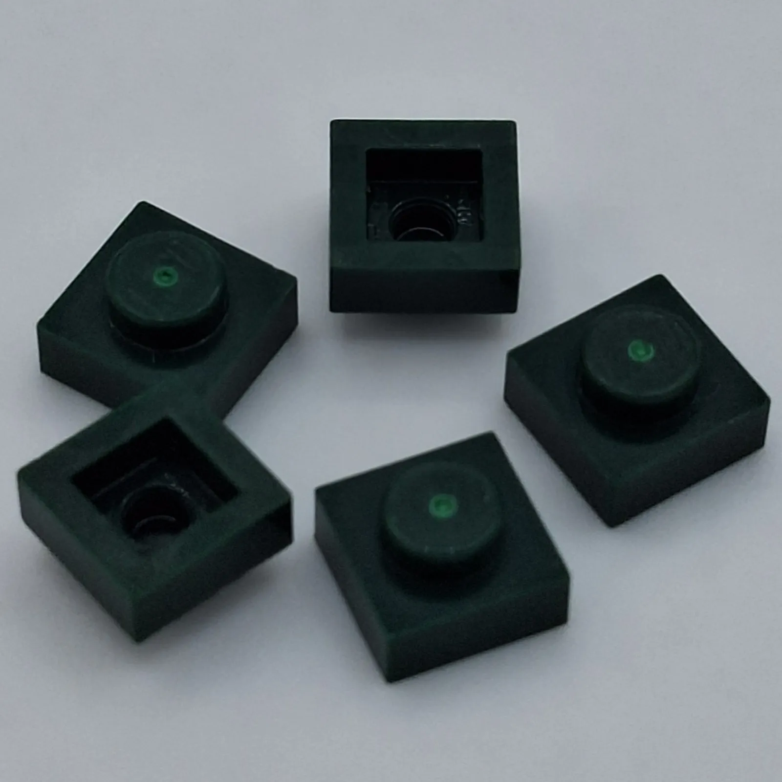 Lego - 5 Basic Dark Green 1 x 1 Stud Plates 3024