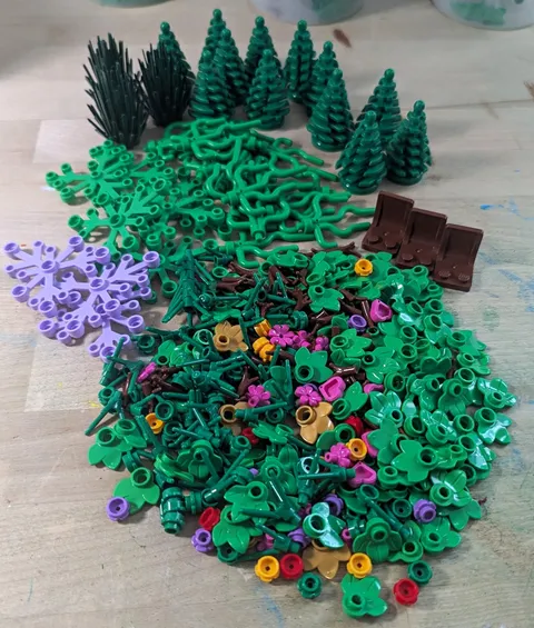 LEGO Plant & Flower Bulk Lot Foliage Pieces Trees Leaves  Multicolor