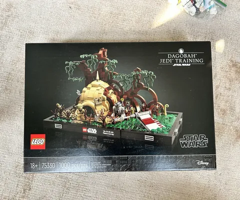 LEGO Star Wars Dagobah Jedi Training Diorama 75330 1000pcs 18+ Set NEW!