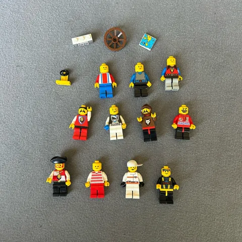 LEGO Minifigure Lot of 11 Castle Pirates Town Wolfpack Racing Space