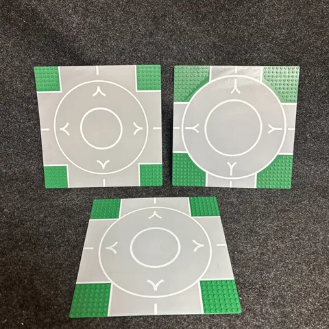 LEGO 9-Stud Landing Pad Runway Pattern 32 x 32 Green Baseplate 6099px1 Set of 3