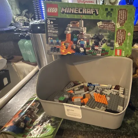 LEGO Minecraft 21113 The Cave Set 249 Pieces INCOMPLETE set w Steve minifigure