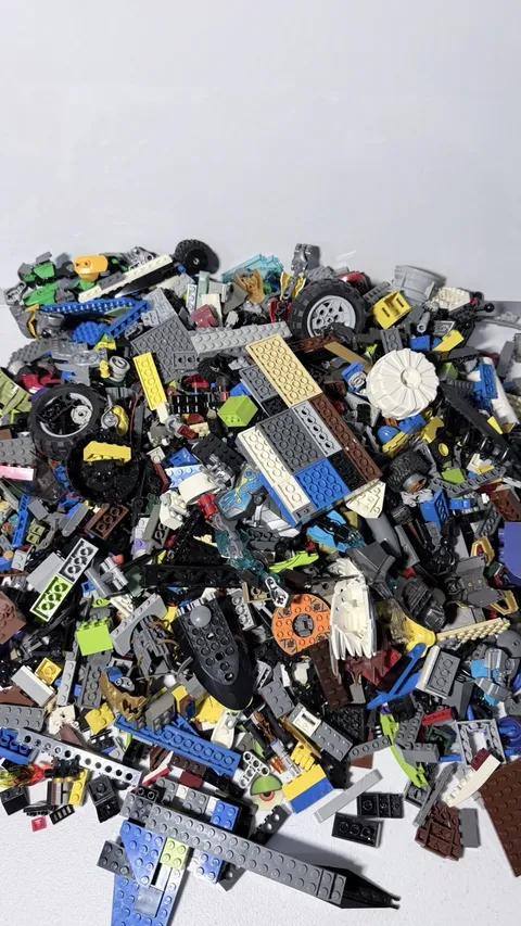 LEGO Bulk Lot Mixed Bricks Pieces & Parts Multicolor Plastic in Bucket/Tub