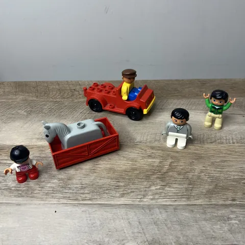 LEGO DUPLO VINTAGE Grey Horse & Car Boy Figures Farm Toys
