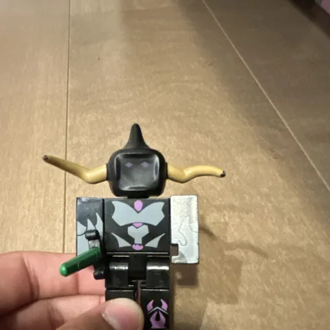 LEGO Nexo Knights Black Armored Minifigure w/ Horned Helmet & Green Sword