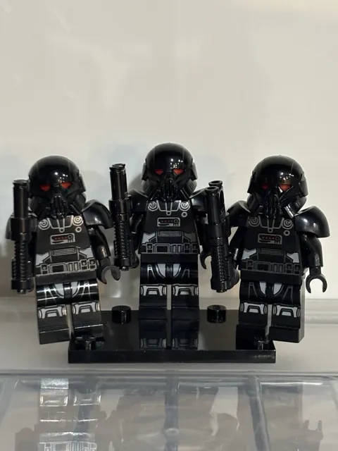 LEGO Star Wars: The Mandalorian 3 Imperial Dark Troopers