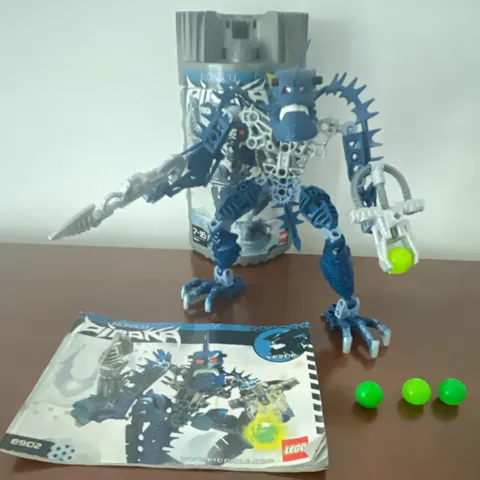 LEGO BIONICLE Piraka Vezok 8902 Complete Set Canister + Instructions