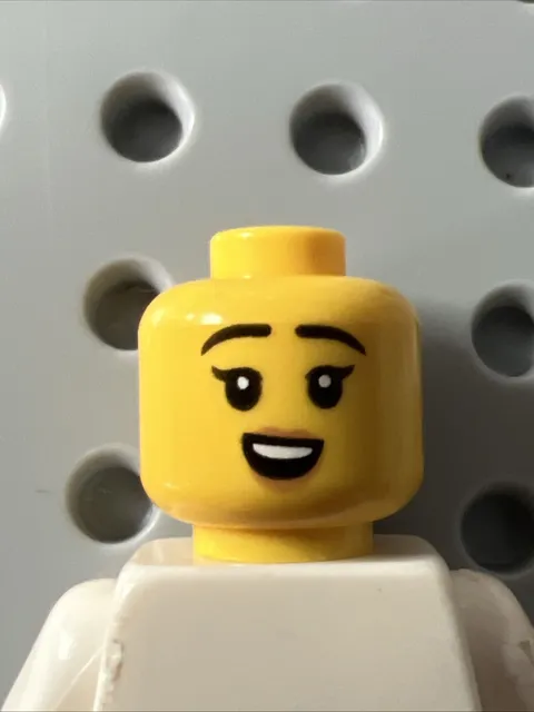 LEGO 3626pb3185 Falconer Head Dual Sided Female Neutral Open Mouth Smile