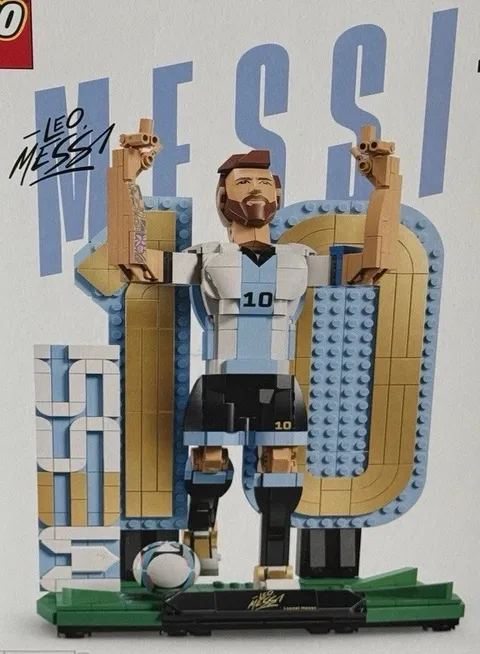 LEGO 43015 Lionel Messi Soccer Legend 958pc Sealed FIFA Editions Set