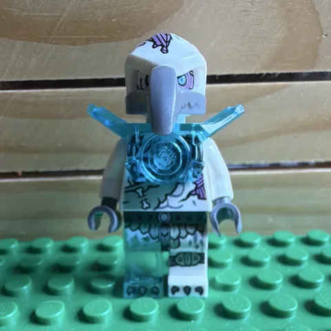LEGO Minifigure Voom Voom w/ Trans-Blue Armor Wings/Back Piece