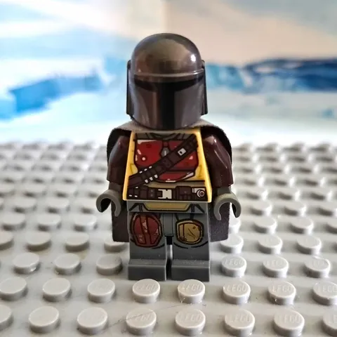 LEGO Star Wars The Mandalorian Minifigure Figure (NOT BESKAR)
