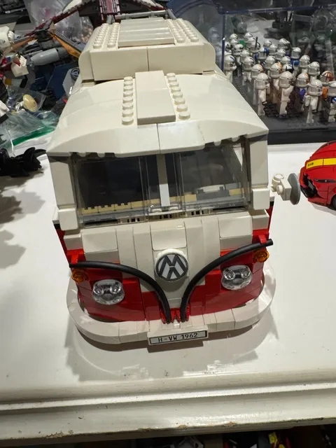LEGO CREATOR: Volkswagen T1 Camper Van (10220)