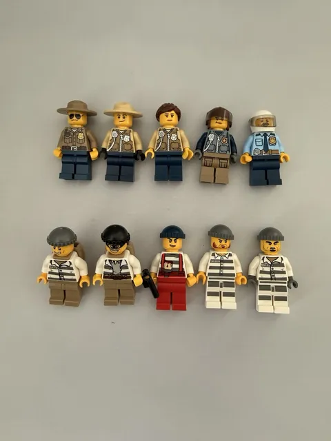 Lego Cops Robbers Police Crooks City Town Minifigures lot