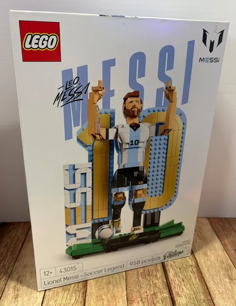 LEGO 43015 Lionel Messi Soccer Legend NEW SEALED 2-in-1 Build World Cup