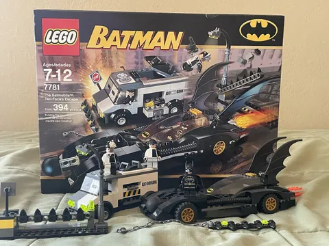 LEGO Batman The Batmobile Two-Face's Escape 7781 2006