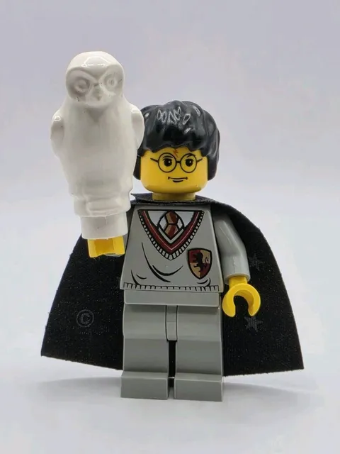 LEGO Minifig hp005 Harry Potter Gryffindor Shield Torso Minifigure Star Cape