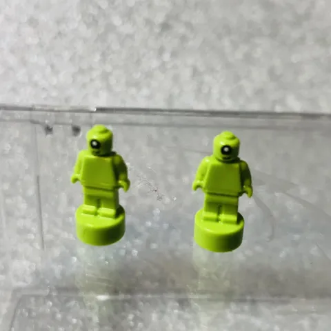 LEGO® Minifig 90398pb051 - Alien Statuette Lot Of 2