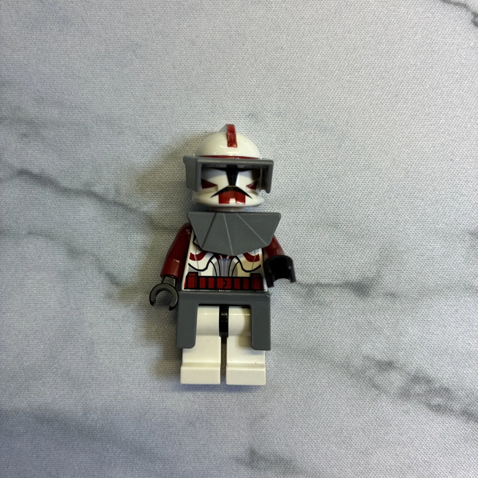 Commander Fox P1- Dark Bluish Gray Visor, Pauldron, and Kama sw0202a