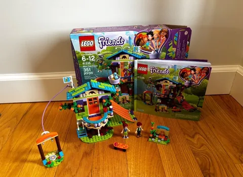 LEGO FRIENDS: Mia's Tree House (41335) complete set, manual and box