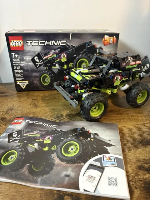 LEGO TECHNIC #42118: Monster Jam Grave Digger | As Shown | Box + Instructions