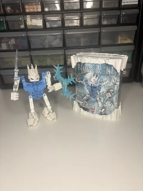LEGO Bionicle set (8976) - Agori Metus missing one part