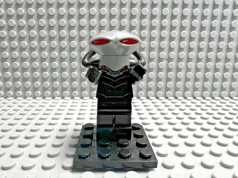 LEGO DC / Justice League Minifigure - Black Manta Silver Helmet - SH0160
