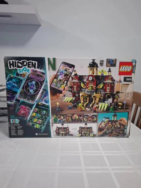 LEGO Hidden Side: Newbury Haunted High 70425 Complete w Minifigs & Box & Instruc