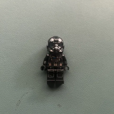 Lego Star Wars Imperial TIE Fighter/interceptor Pilot-Female, Nougat Head Sh0160