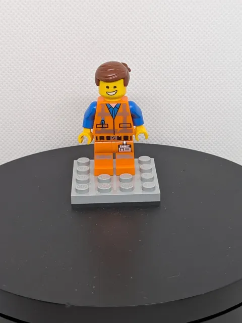 LEGO Emmet Minifigure Wink Smile 70835 70830 The LEGO Movie 2