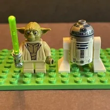 Lego Star Wars Minifigures Yoda Olive Green W/ Lightsaber R2D2 Original